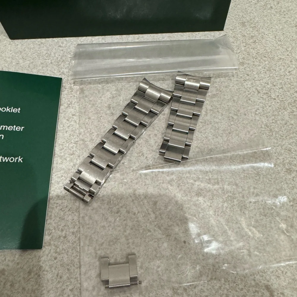 Rolex Explorer II Green and Gold Watch Box Set with Links - Picture 3 of 8